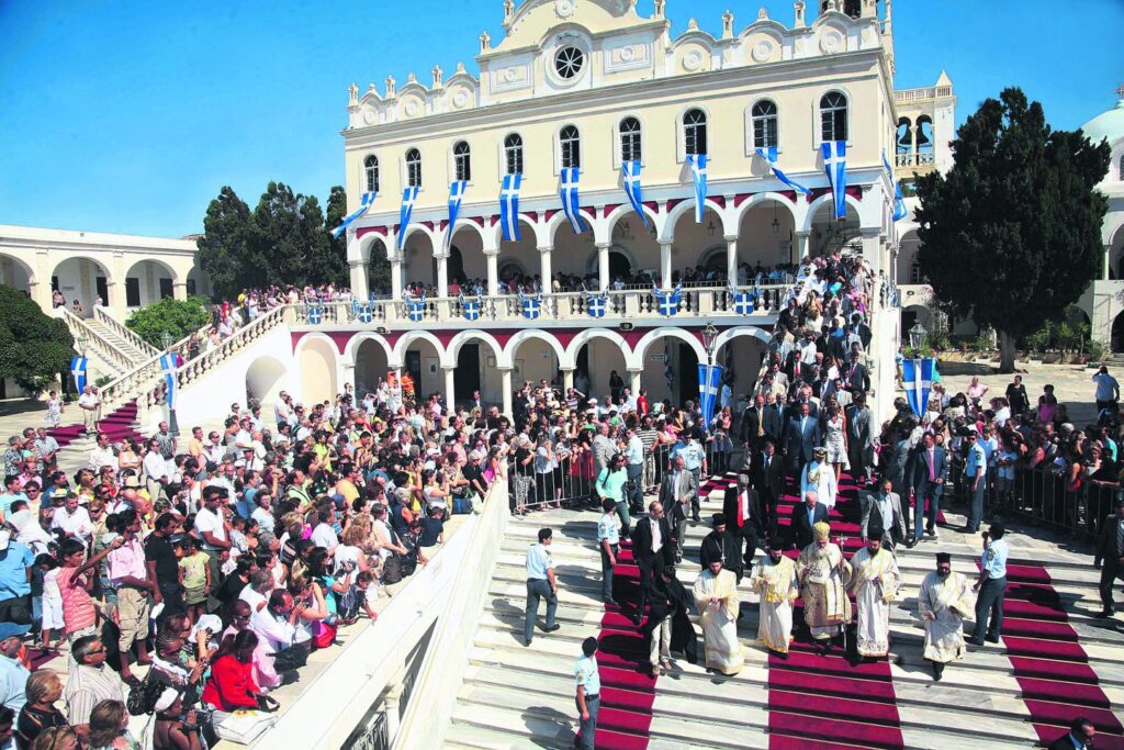 Τιμή στη Μεγαλόχαρη – Με λαμπρότητα οι εορτασμοί του 15Αύγουστου