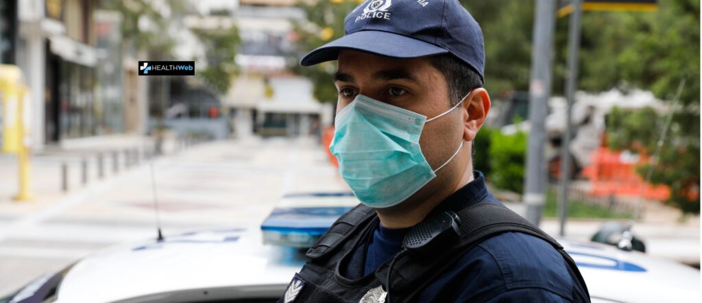 Πρόστιμα στους παραβάτες των μέτρων - 1.500 ευρώ σε ιερέα και 300 ευρώ σε 15 πιστούς