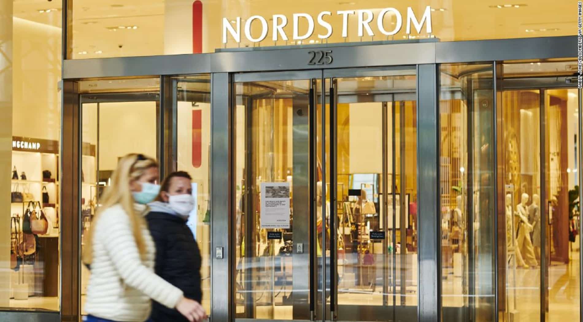 Η Nordstrom ράβει πάνω από 100.000 μάσκες για τους εργαζόμενους στην υγεία