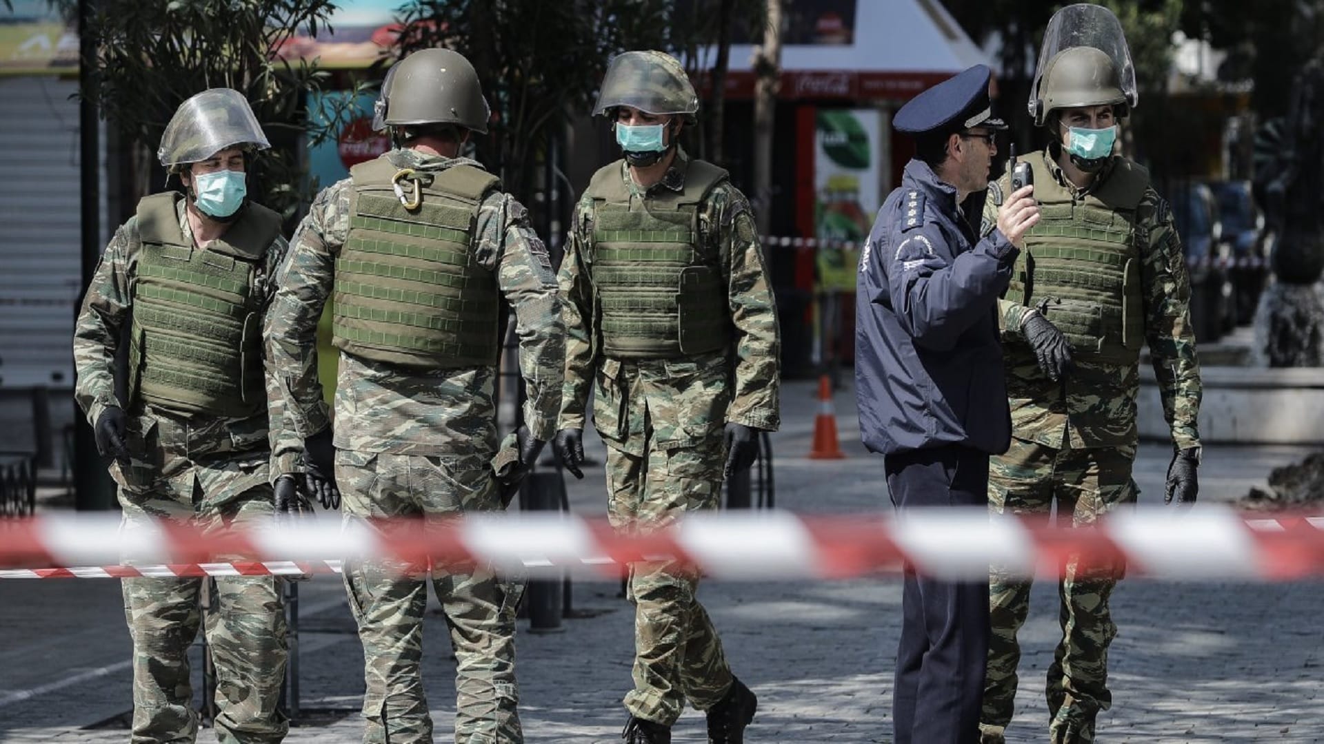 Υποχρεωτική η μάσκα και στις Ένοπλες δυνάμεις στους κλειστούς χώρους