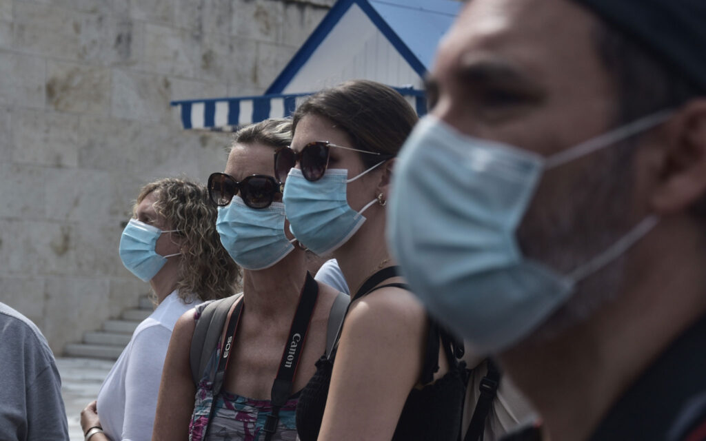 Σε υψηλά νούμερα η διασπορά του κορωνοϊού - 841 νέα κρούσματα 