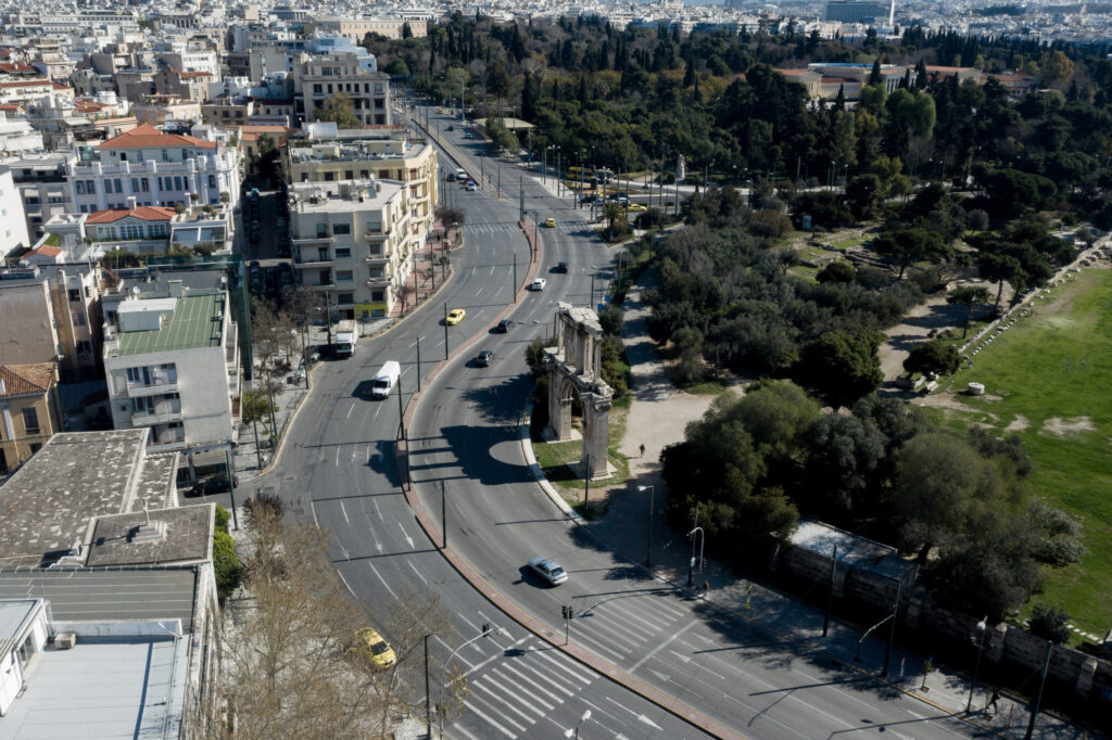 Γενικό lockdown σε ισχύ από σήμερα - Οδηγός επιβίωσης τριών εβδομάδων