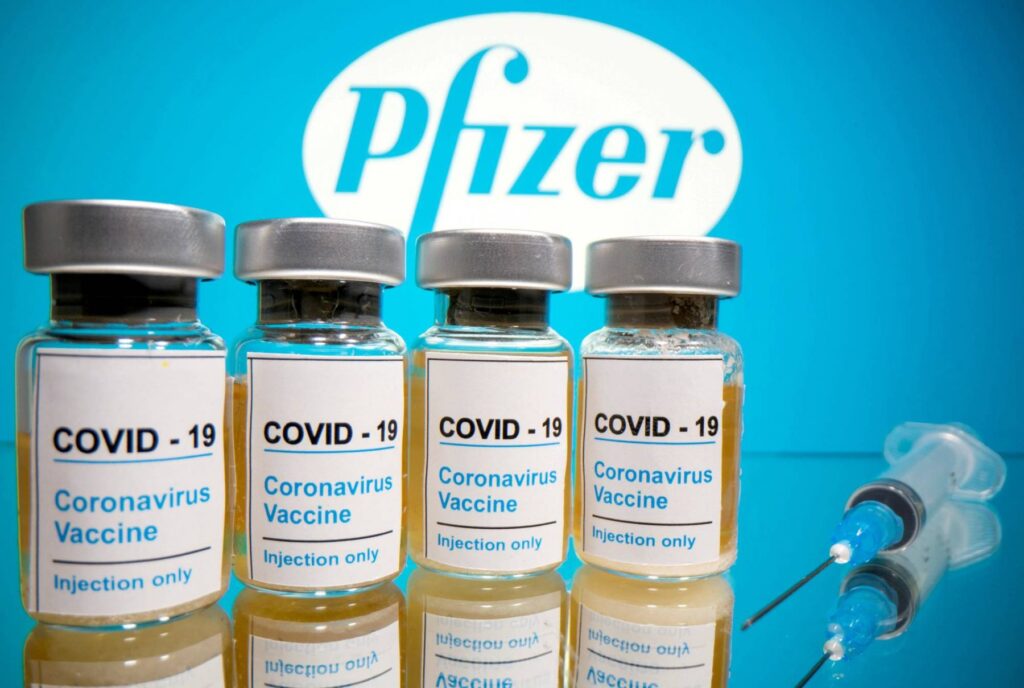 Προειδοποίηση της Pfizer & BioNTech για το διάστημα μεταξύ των δύο δόσεων του εμβολίου 