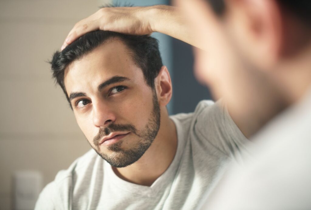 Όλα όσα θες να ξέρεις για τη μεταμόσχευση μαλλιών