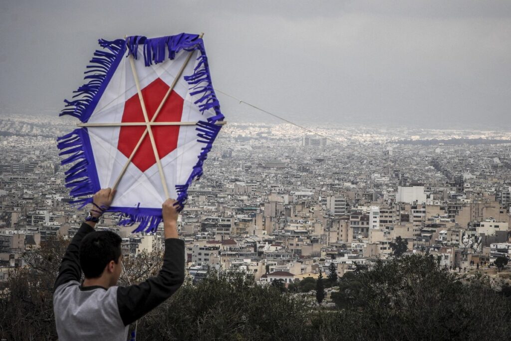 Παράταση lockdown και συστάσεις για κούλουμα στη συνεδρίαση των λοιμωξιολόγων