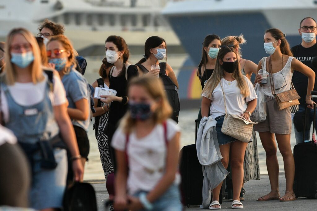 Τέλος από αύριο το lockdown -Τι αλλάζει στη ζωή μας μετά από 6 μήνες 