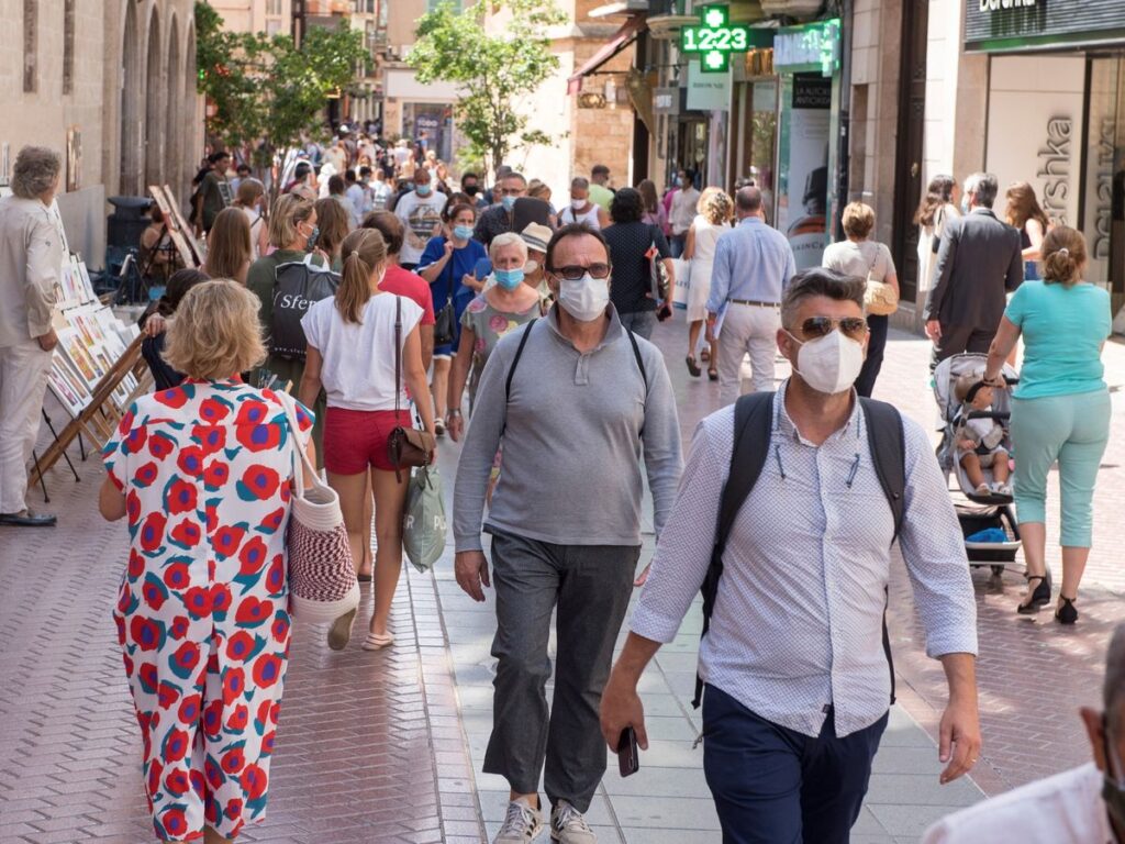 Άνοιγμα τουρισμού με παράλληλες γραμμές εμβολιασμού - 