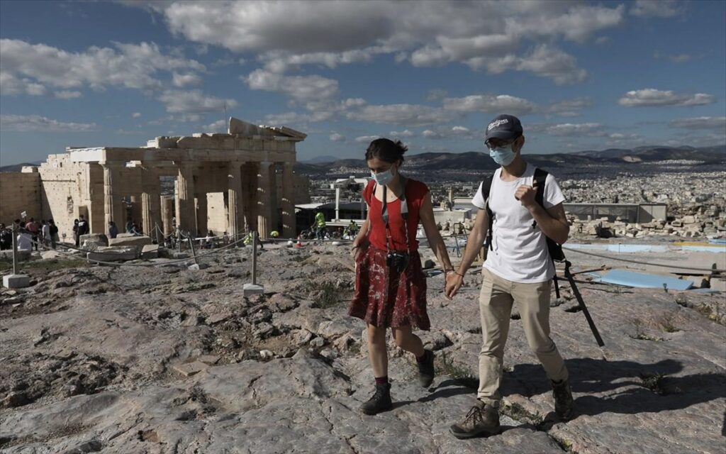 Έτοιμη να δεχτεί τουρίστες η Ελλάδα - Τα υγειονομικά πρωτόκολλα και οι κανόνες ασφαλείας 