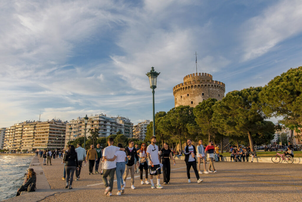 Κορωνοϊός: Μίνι lockdown σε Λάρισα, Χαλκιδική, Κιλκίς και Θεσσαλονίκη