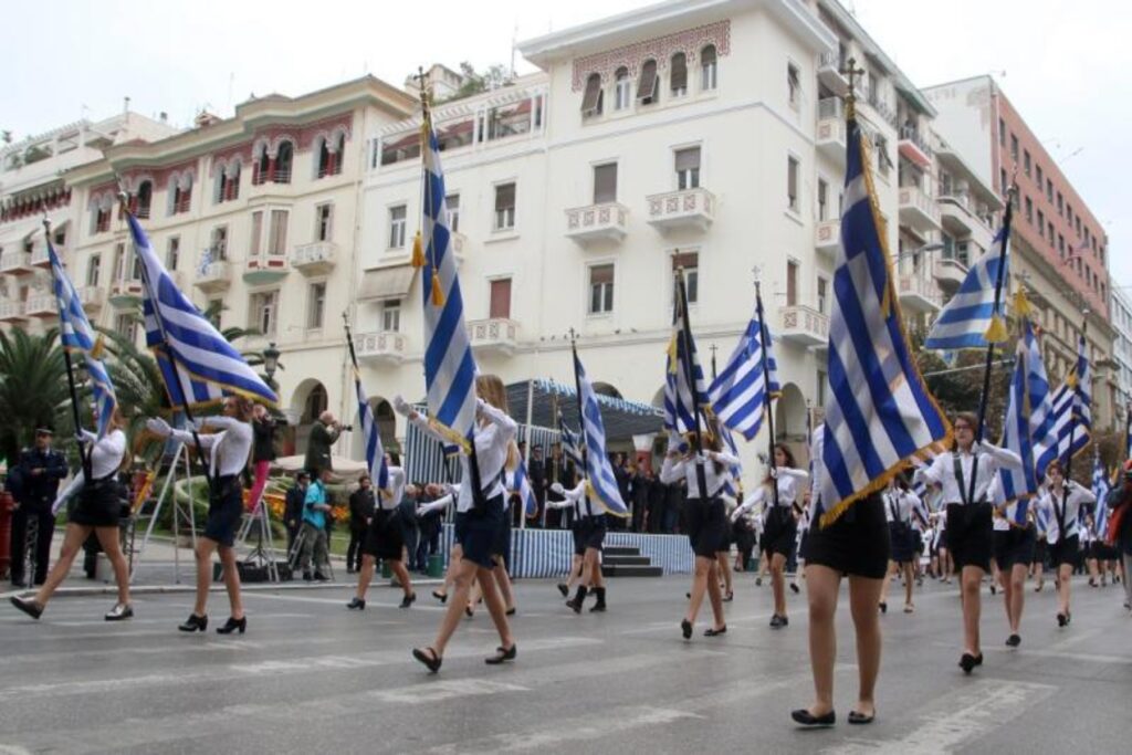 Αλαλούμ με την παρέλαση της 28ης Οκτωβρίου από την Περιφέρεια και το Υπουργείο Εσωτερικών