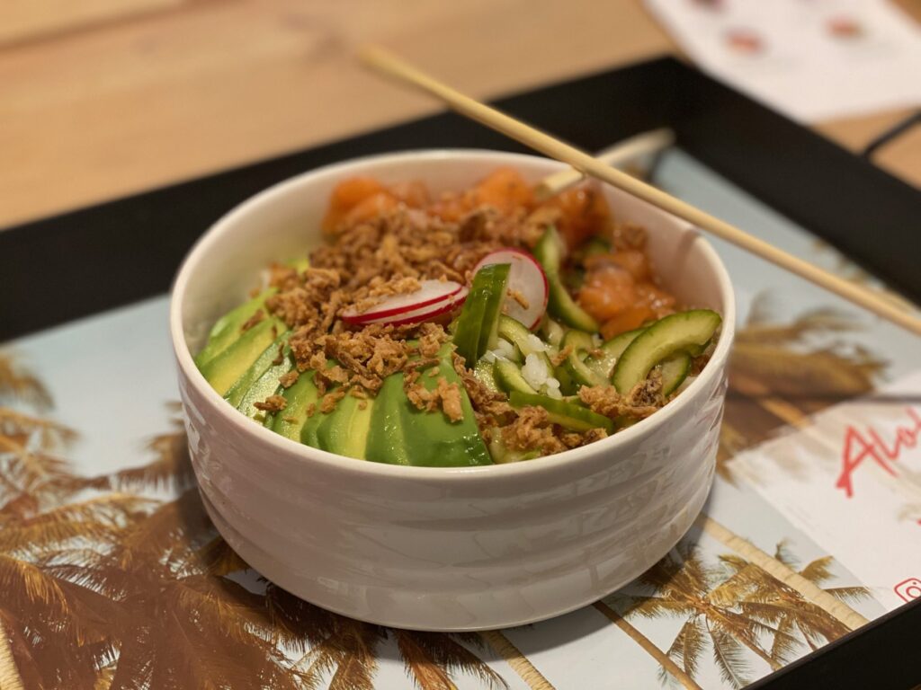 Poke bowls: Φρεσκάδα και γεύση από τη Χαβάη