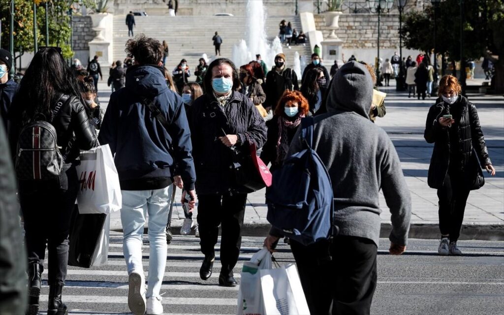 Η πίεση στα νοσοκομεία φέρνει νέα μέτρα για τους ανεμβολίαστους - Τι εξετάζεται  