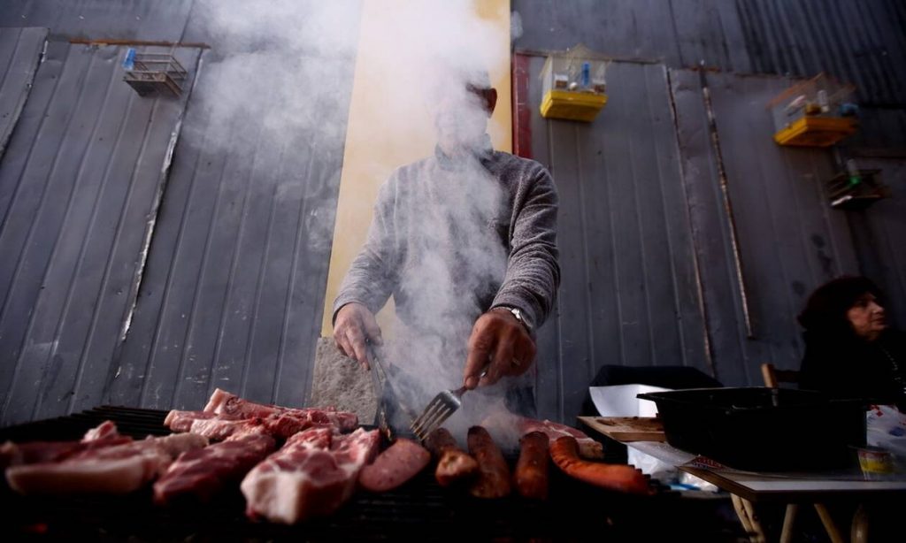 Πότε «πέφτει» φέτος η Τσικνοπέμπτη και η Καθαρά Δευτέρα