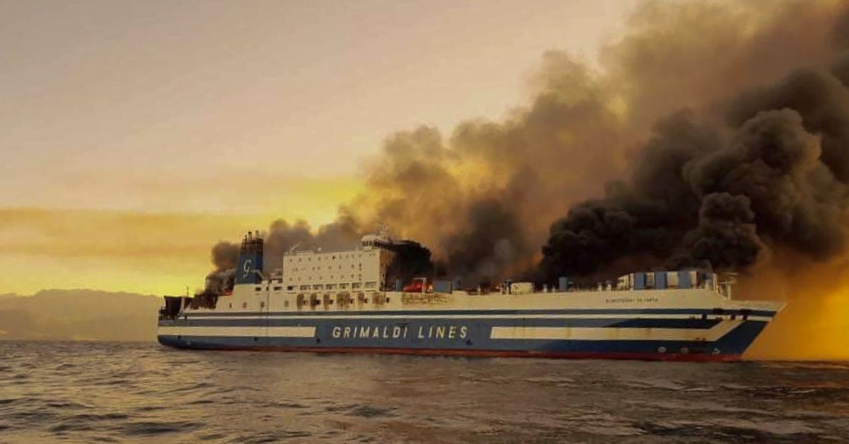 Οχηματαγωγό Euroferry Olympia: Με προορισμό την Ιταλία έπιασε φωτιά με 291 επιβαίνοντες κοντά στο ελληνικό νησί της Κέρκυρας.