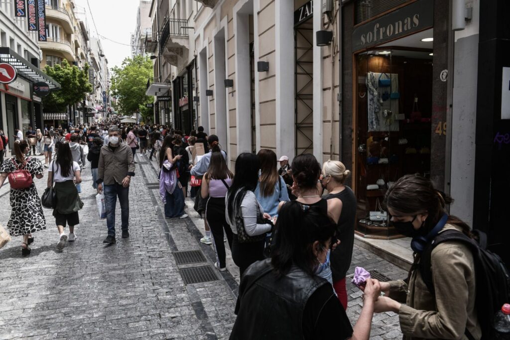 Σε μια νέα  πραγματικότητα οδεύει η χώρα από το Σάββατο για τους εμβολιασμένους