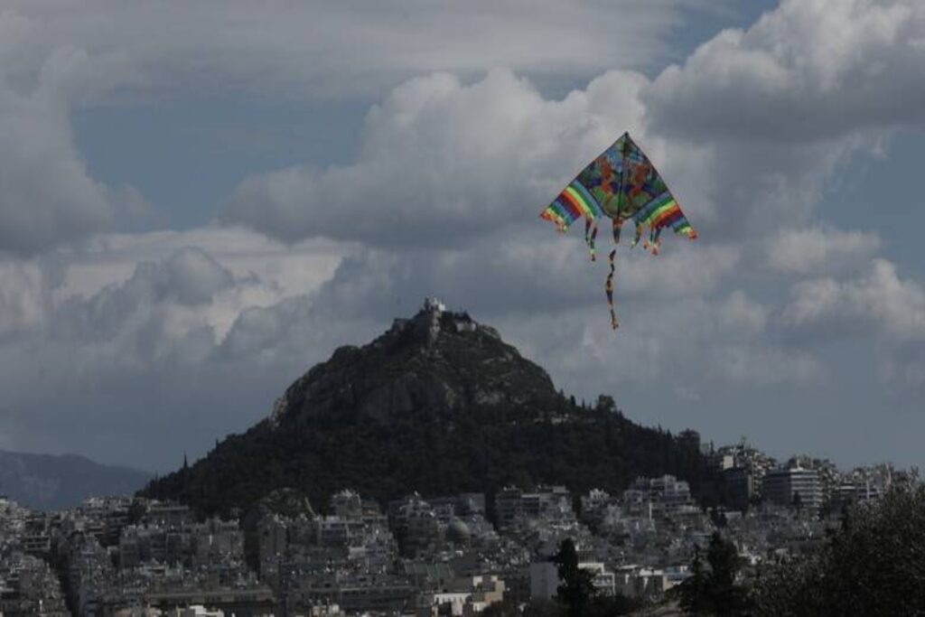 Ηλιοφάνεια μέχρι το μεσημέρι, νεφώσεις και βροχές μετά