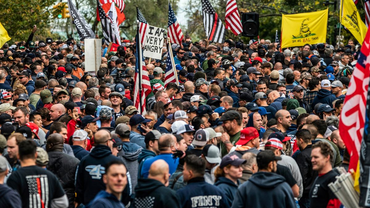 Νέα Υόρκη: Δεν θα επαναπροσλάβει μη εμβολιασμένους υπαλλήλους, λέει ο δήμαρχος Έρικ Άνταμς