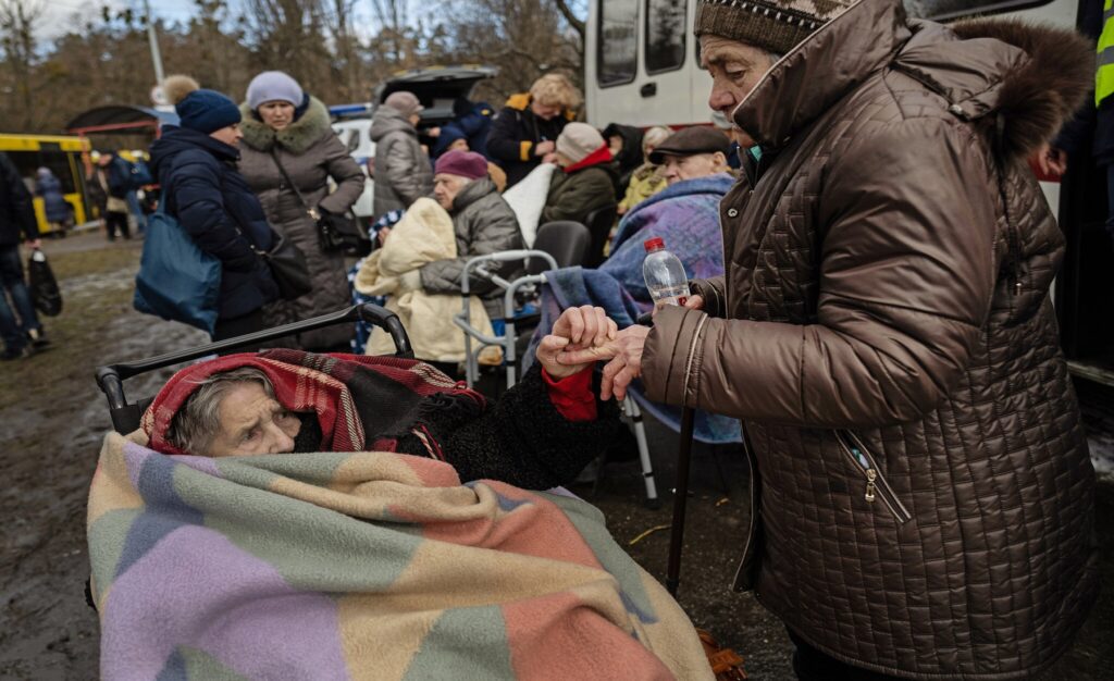 Και ενώ oi πολίτες των ΗΠΑ, υπόκεινται σε κανόνες covid από την κυβέρνηση Μπάιντεν, οι παράνομοι μετανάστες δεν υπόκεινται.