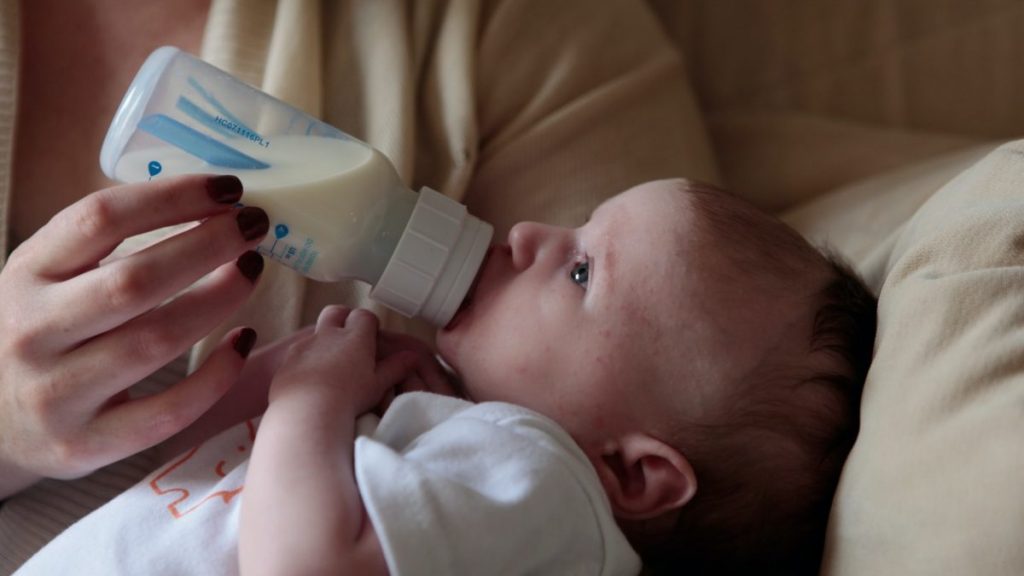 Η έλλειψη βρεφικού γάλακτος δεν αποτελεί πρόβλημα στο Μεξικό, λένε οι γονείς της Τιχουάνα