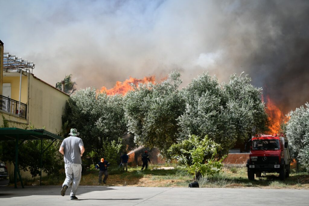 Φωτιά στην Ηλεία: Σε πλήρη ετοιμότητα το Εθνικό Σύστημα Υγείας