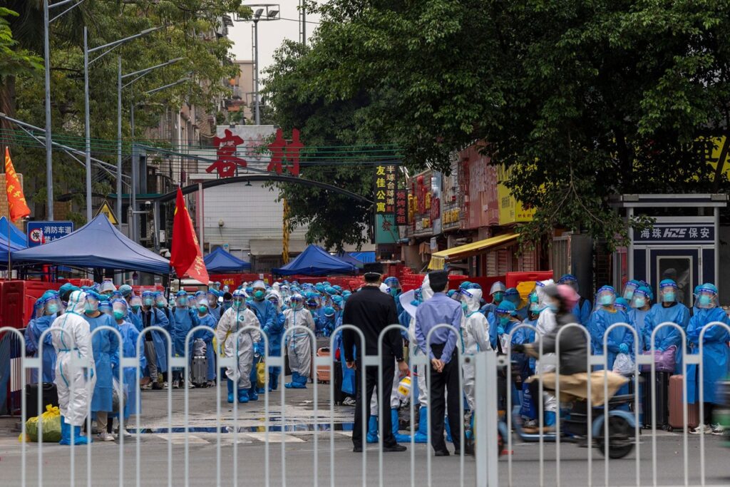 Η Guangzhou χαρακτηρίζει την Covid εποχικό κρυολόγημα εν μέσω χαλάρωσης