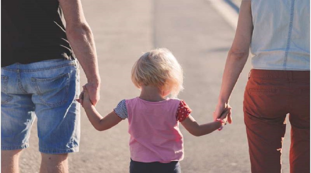 Νέα Μελέτη: Εξετάζει τις σχέσεις μεταξύ του εισοδήματος των γονέων και του σεξουαλικού προσανατολισμού των παιδιών τους