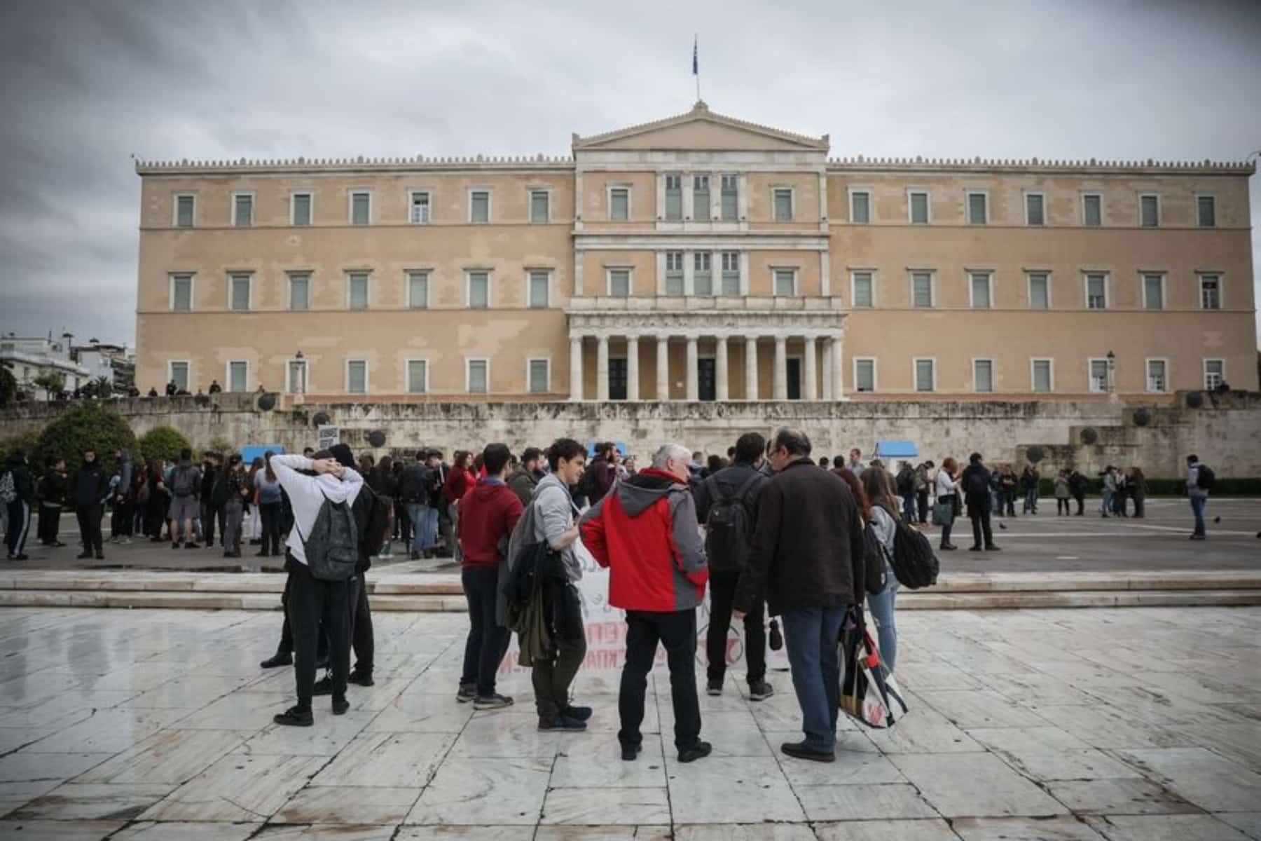 Απεργία: Συλλαλητήριο θα πραγματοποιηθεί από τους εκπαιδευτικούς σήμερα στα Προπύλαια