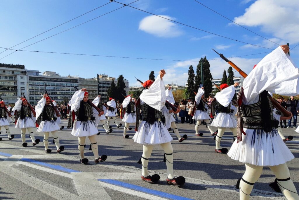 Ηλιόλουστη η 25η Μαρτίου με θερμοκρασίες έως 24 βαθμούς