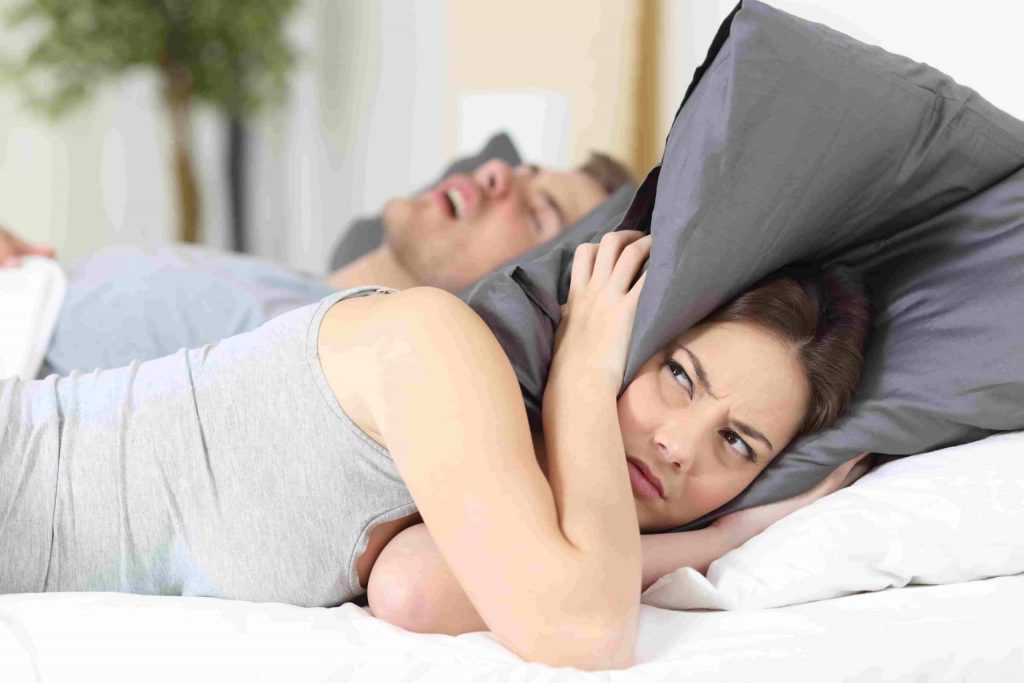 Πόσο βλαβερό είναι τελικά για την σεξουαλική μας υγεία ο ύπνος σε ξεχωριστά κρεβάτια;