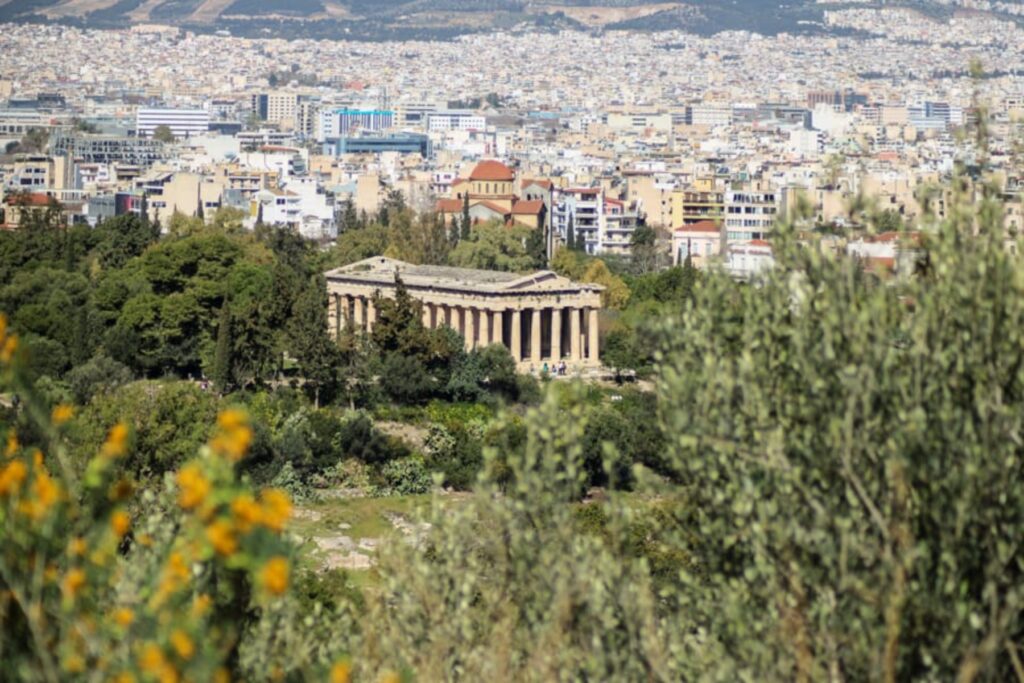 Γενικά αίθριος καιρός με αραιές νεφώσεις