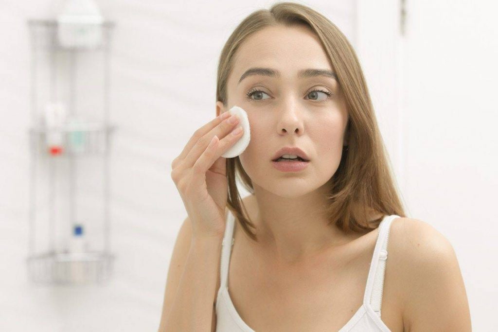 5 Οφέλη που έχει το micellar water στην επιδερμίδα σας