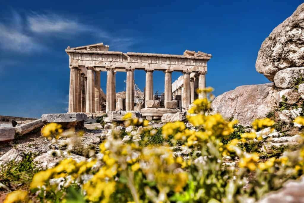 Αυξάνεται η θερμοκρασία σε όλη τη χώρα