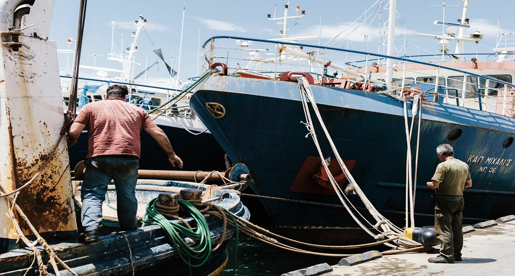 Ιχθυόσκαλα Πειραιά Αλιεία - Απομάκρυνση απορριμάτων από τον βυθό για καθαρή θάλασσα