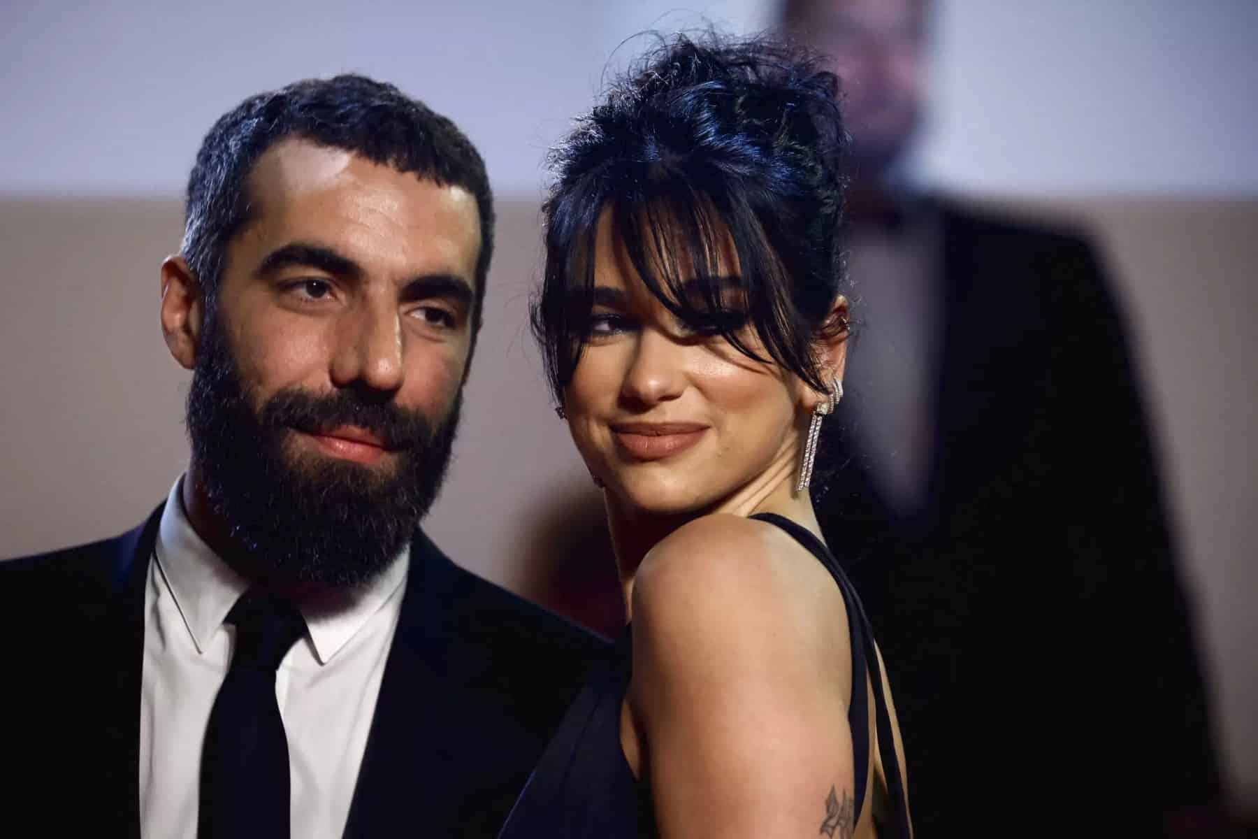 Romain Gavras: Αγκαλιά στο Φεστιβάλ Καννών με τη Dua Lipa