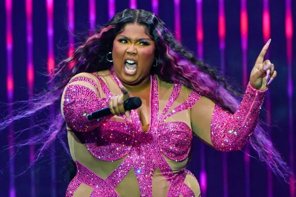 Lizzo: Αγωγή από πρώην χορευτές της για παρενόχληση 