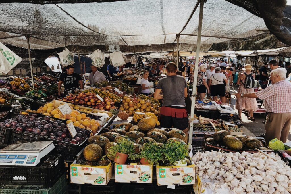 Πώς να διατηρήσετε μια υγιεινή διατροφή ενώ ταξιδεύετε;