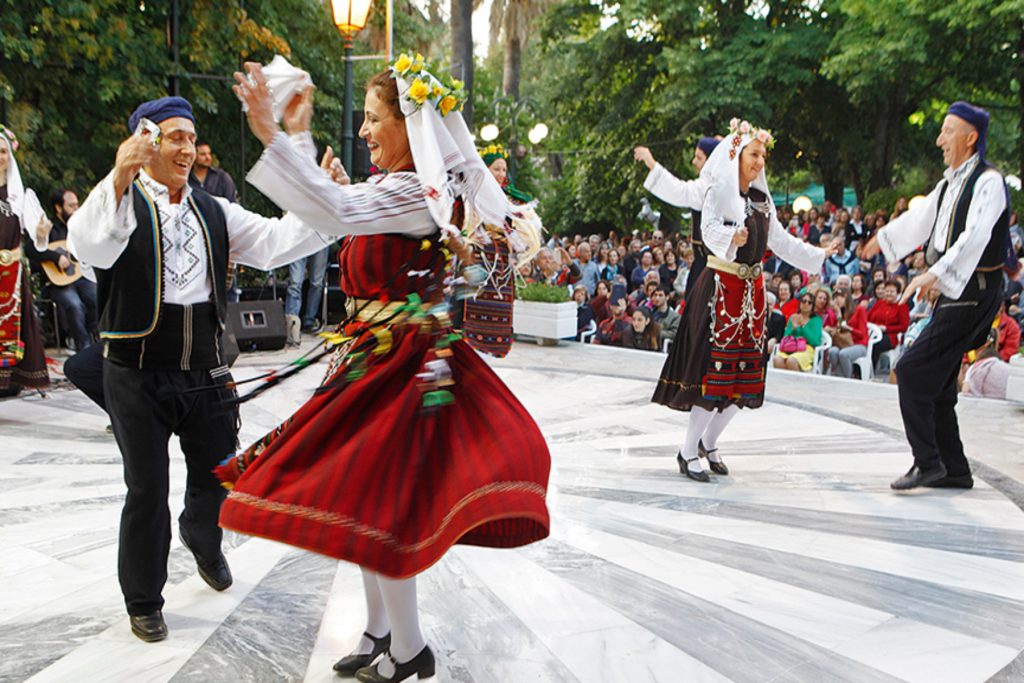 Πώς οι παραδοσιακοί χοροί ωφελούν την ψυχική μας υγεία;