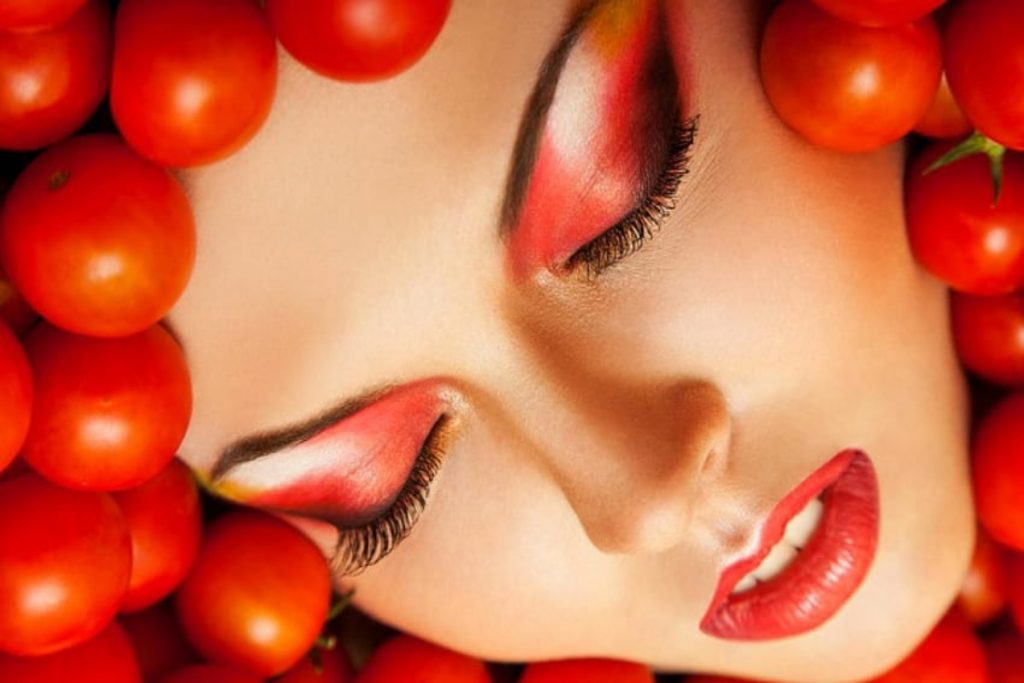 Πώς θα πετύχετε το μακιγιάζ Tomato Girl σε ζεστές αποχρώσεις; 