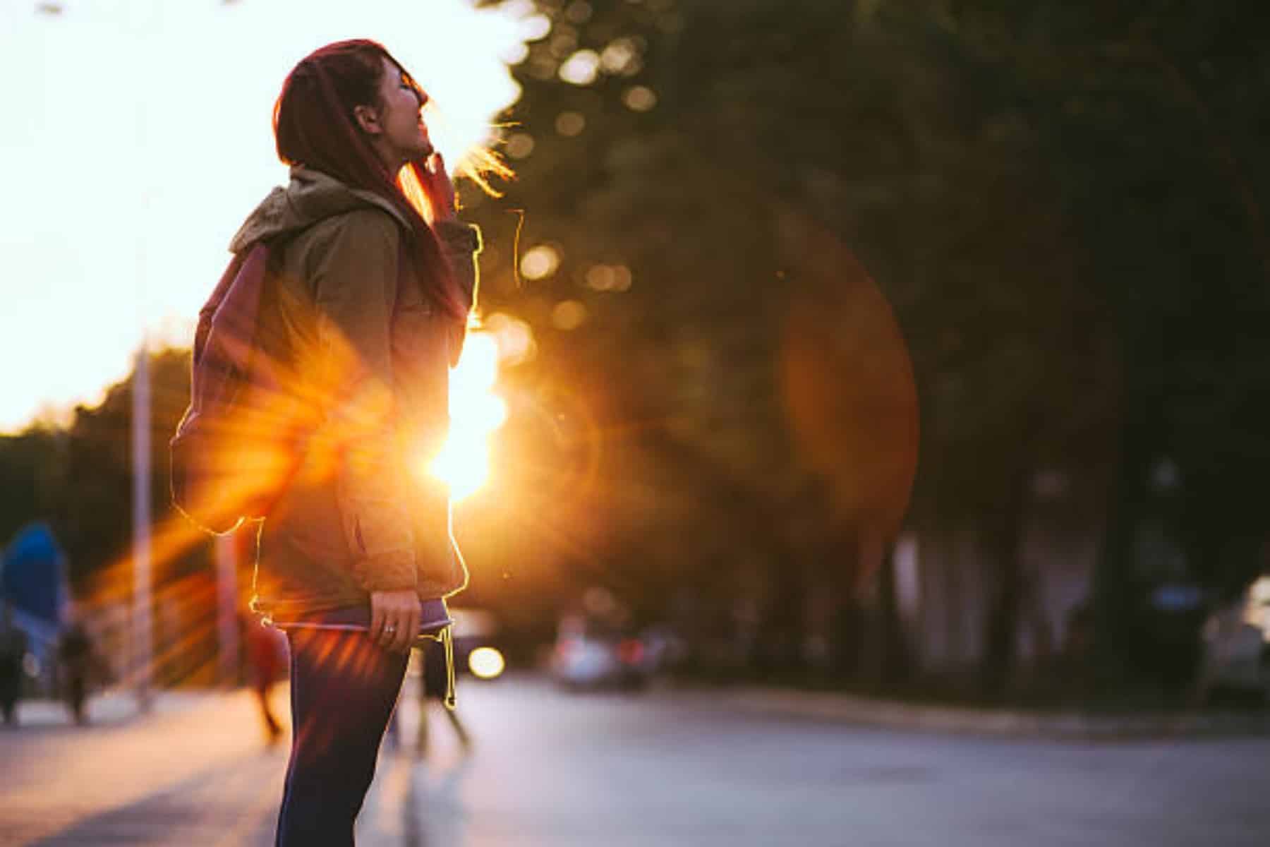 Περπάτημα οφέλη: Αξιοποιώντας τη δύναμη των πρωινών και βραδινών περιπάτων