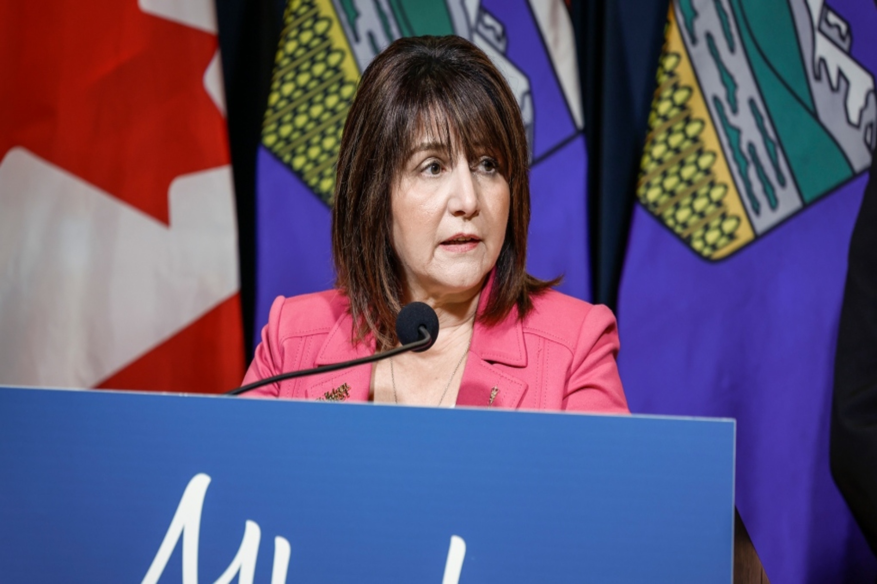 Καναδάς: Η υπουργός Υγείας της Αλμπέρτα δέχεται πυρά για “ψευδοεπιστήμη”