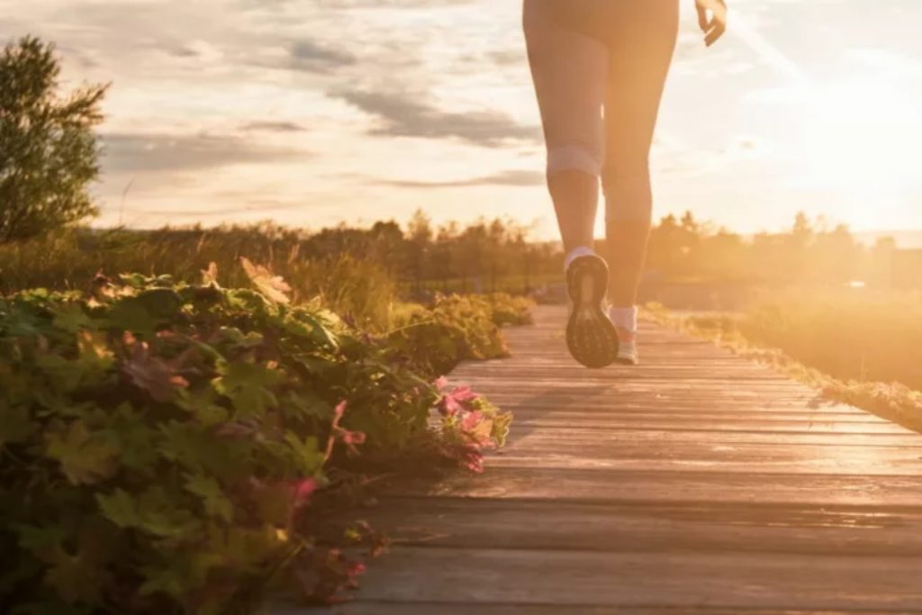 Απώλεια μυϊκής μάζας: Είναι το jogging ή το περπάτημα πιο αποτελεσματικό;