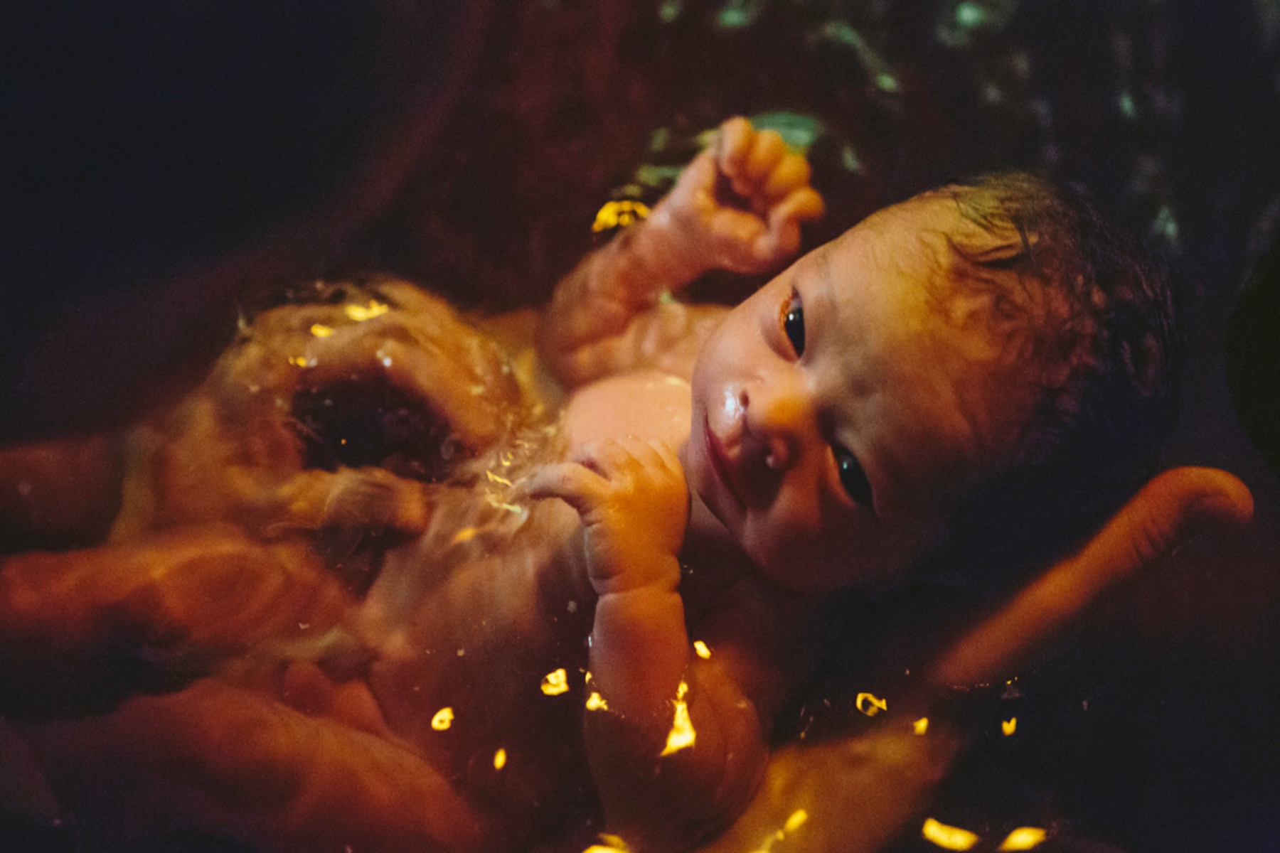 Γέννα νερό: Όλα όσα πρέπει να γνωρίζουμε για την διαδικασία της γέννας σε νερό