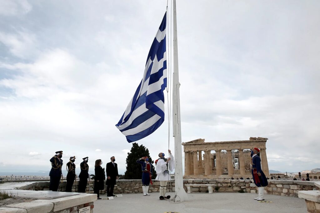 Αραιές νεφώσεις και τοπικές βροχές μετά το μεσημέρι