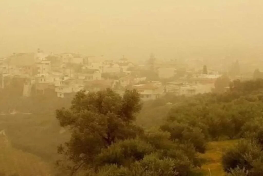 Υψηλές για την εποχή θερμοκρασίες και αφρικανική σκόνη και σήμερα