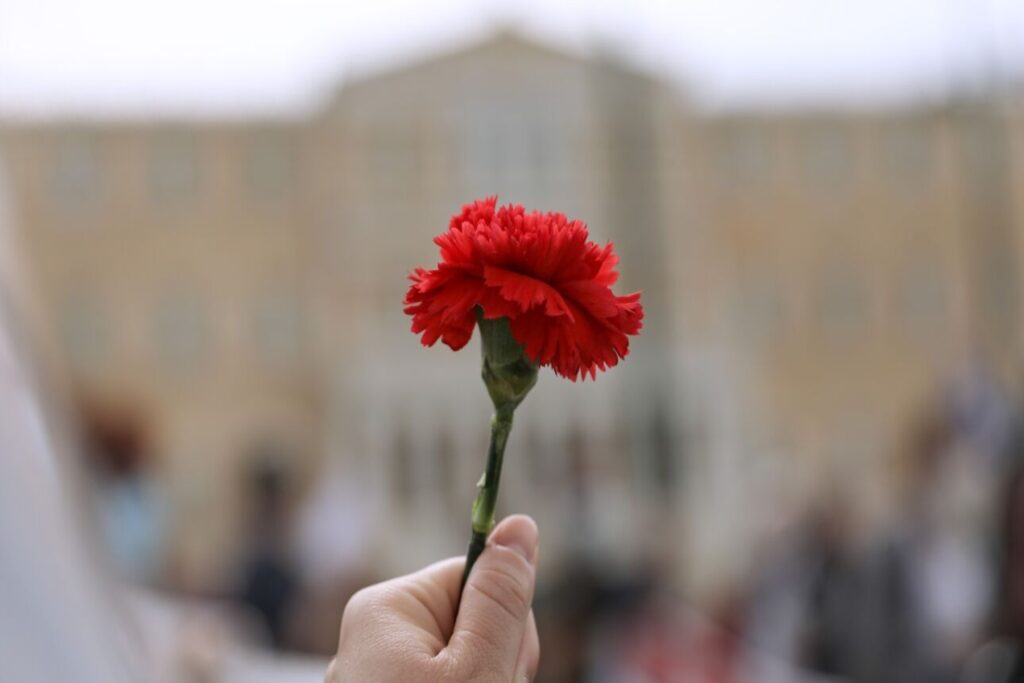 Πρωτομαγιά: Χειρόφρενο για τα ΜΜΜ την Μεγάλη Τετάρτη