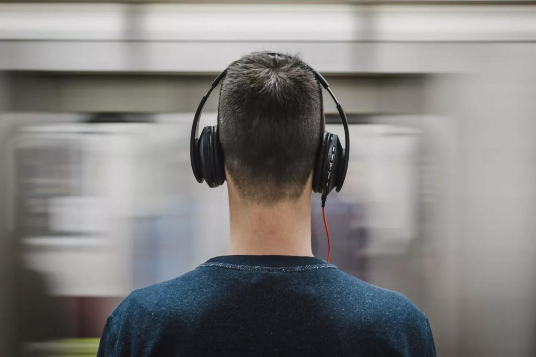 Ακουστικά ΑΙ: Νέα ακουστικά ΑΙ επιτρέπουν στους χρήστες να ακούν ένα άτομο στο πλήθος