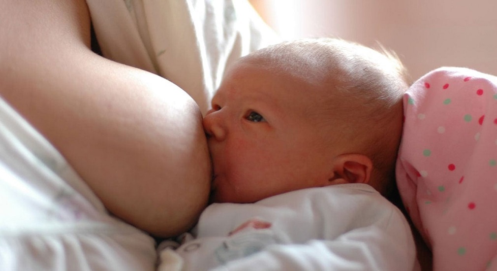 Μητρικό Γάλα: Τα οφέλη για την υγεία και τα οικονομικά οφέλη του θηλασμού ποσοτικοποιήθηκαν