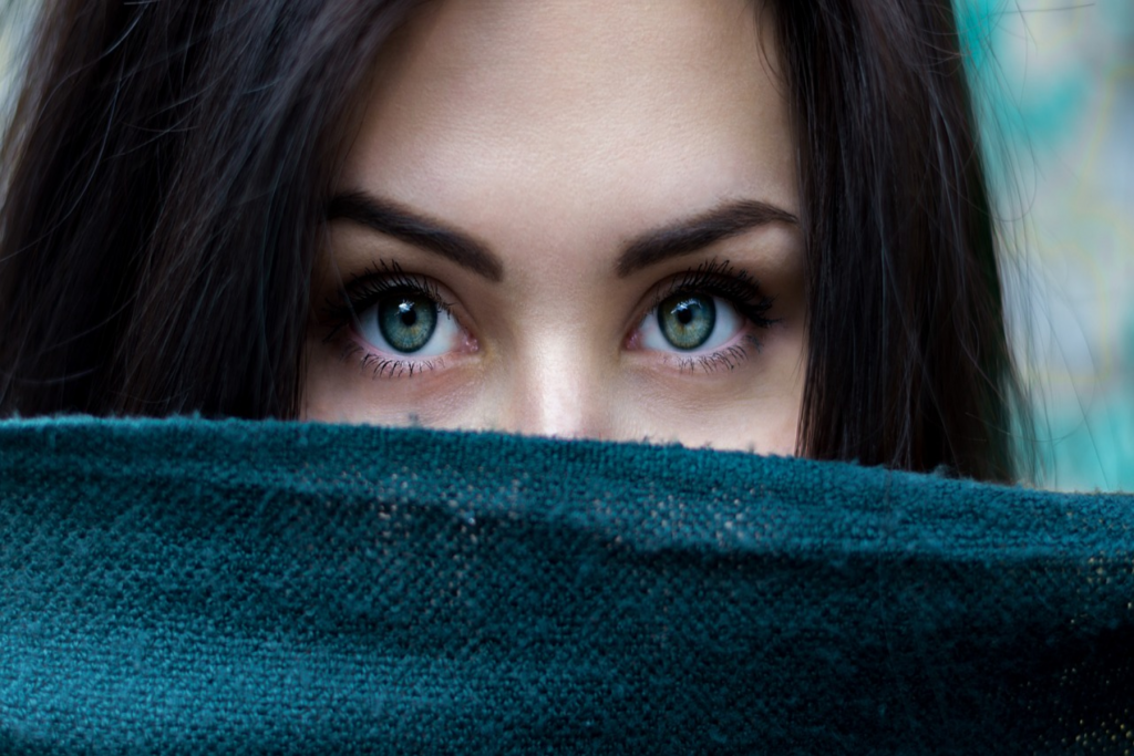 Eye microneedling: Λείο και νεανικό δέρμα γύρω από τα μάτια