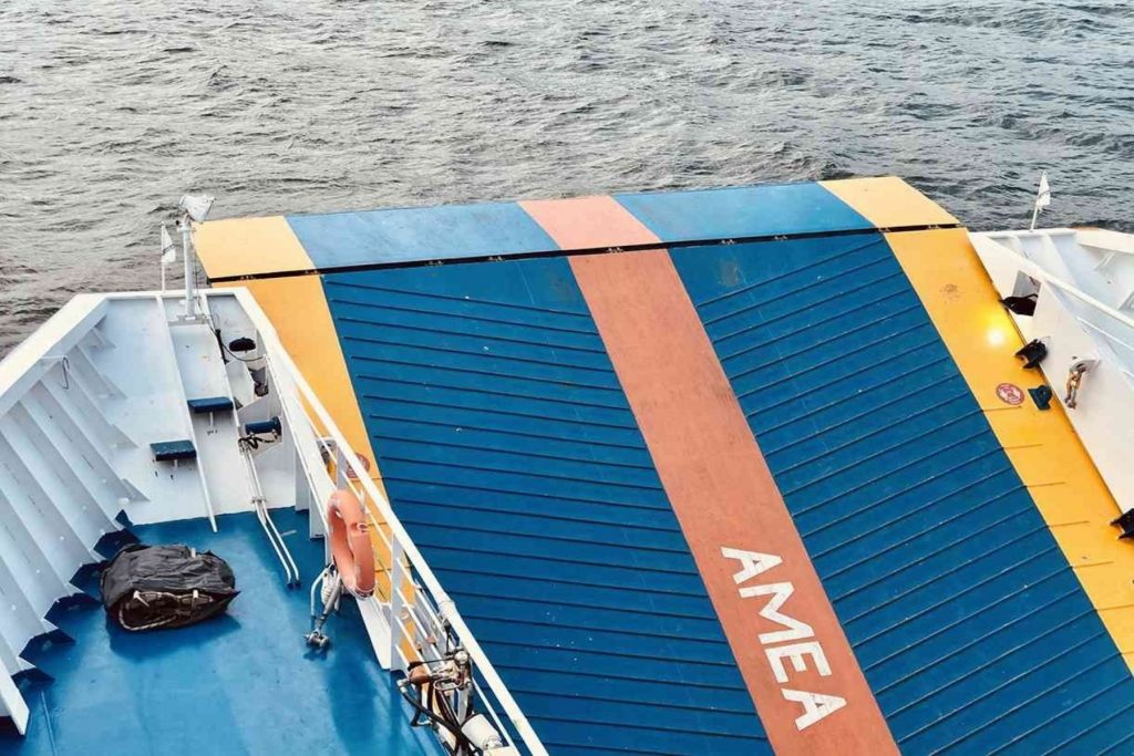 Nevronas: Η έλλειψη προσβασιμότητας στις θαλάσσιες μεταφορές καταπατά καθημερινά τα δικαιώματα κατοίκων και επισκεπτών με αναπηρία