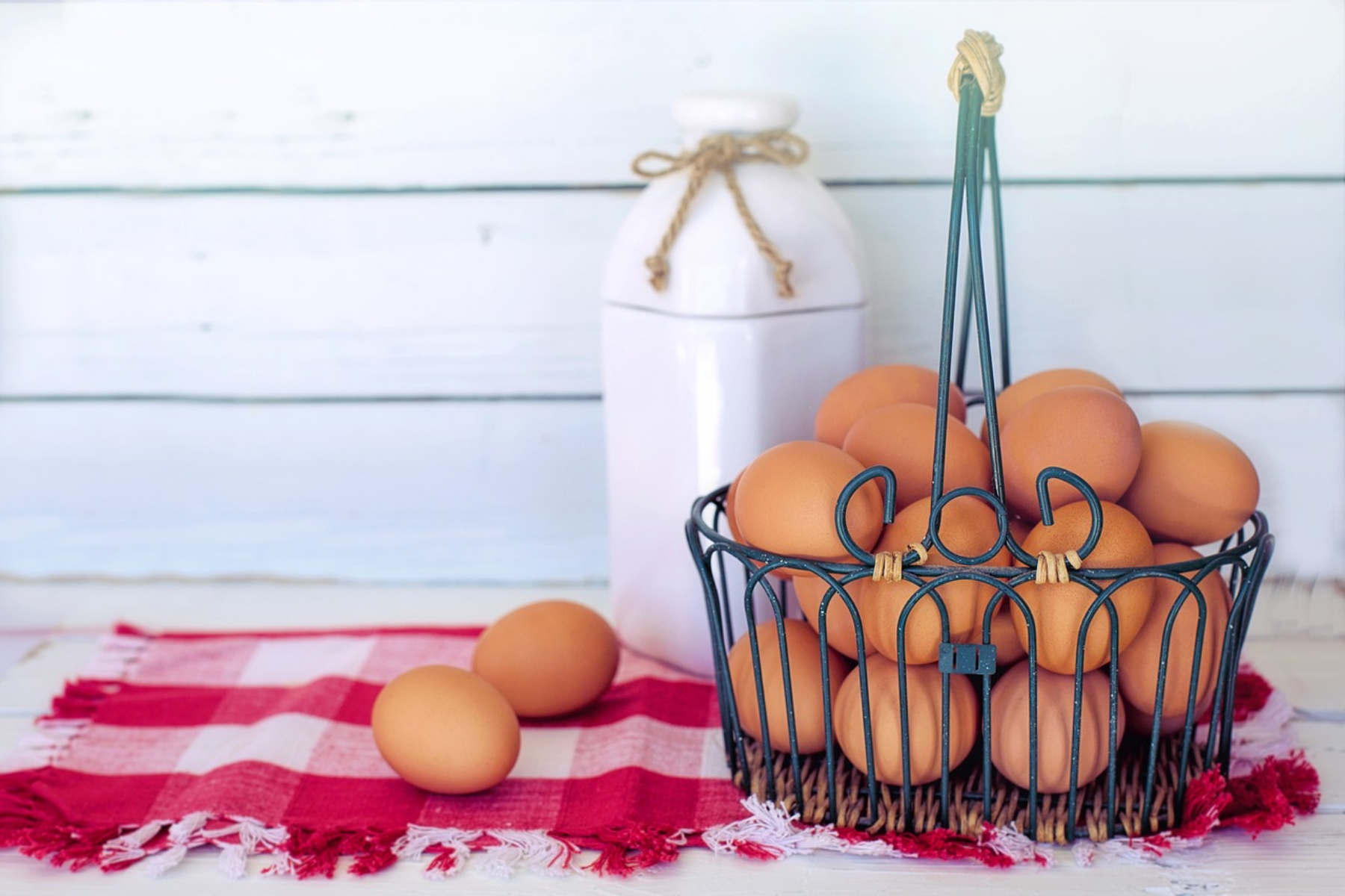 Αυγά: Ετοιμάστε μια λαχταριστή χωριάτικη ομελέτα
